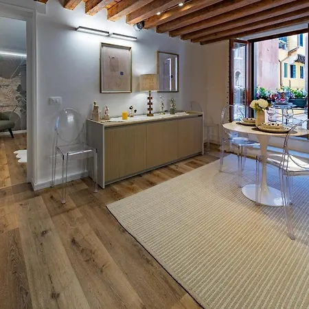 Corte De L'ogio San Marco Canal View البندقية