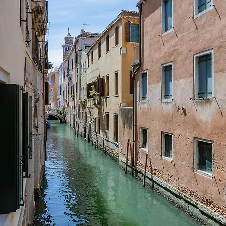 Corte De L'ogio San Marco Canal View * البندقية